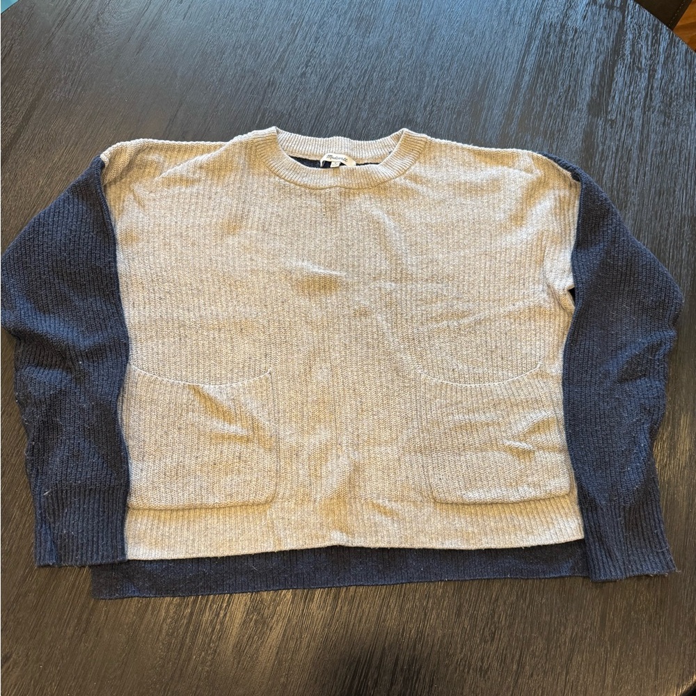 Madewell. Size M. Color block navy and gray sweater.